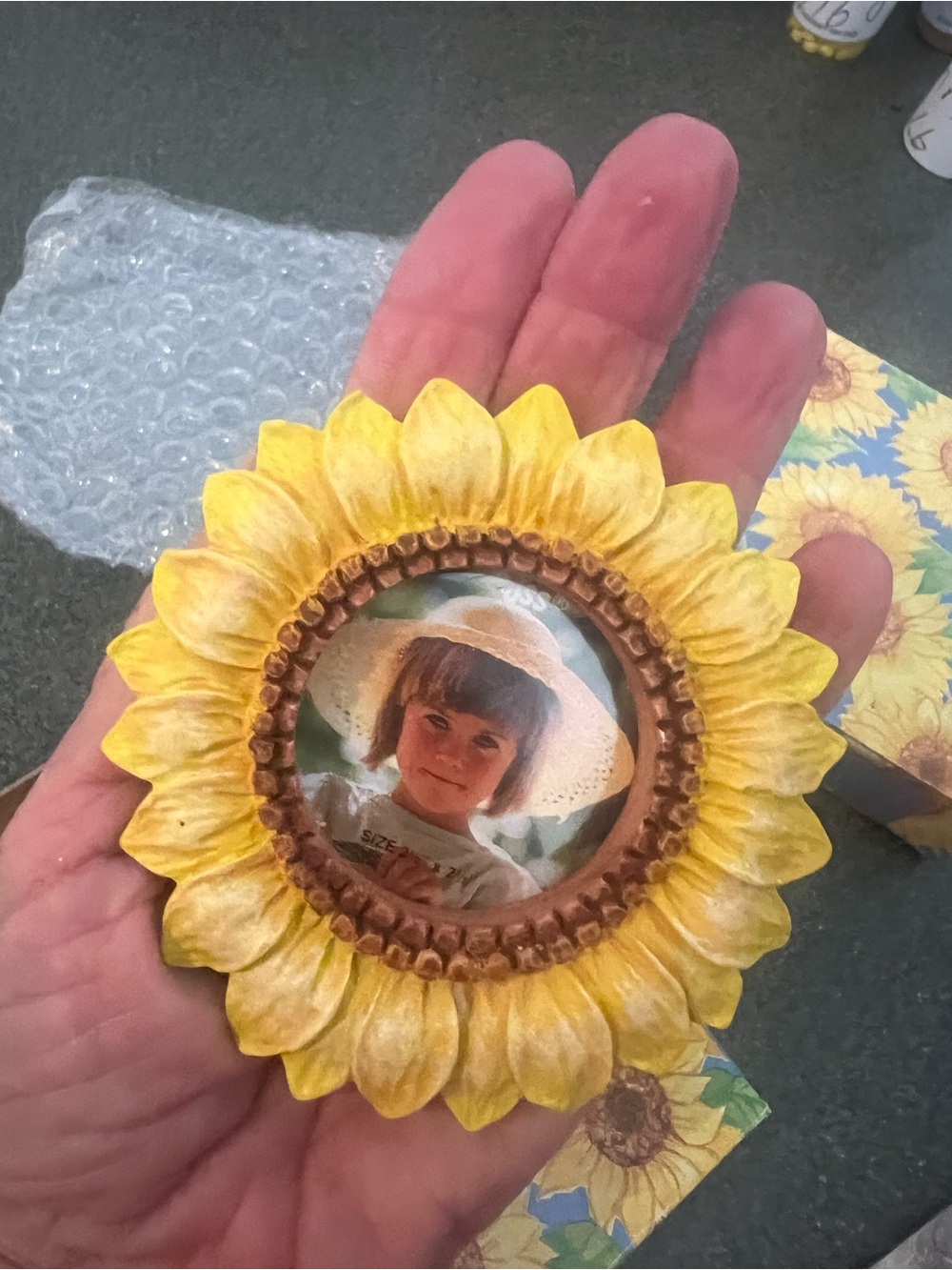 Vintage Russ Country Meadow SculptStone Sunflower Picture Frame #14988 w/box